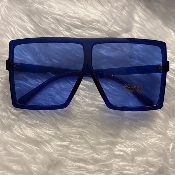 Blue Oversized Sunglasses - Picture 3 of 4